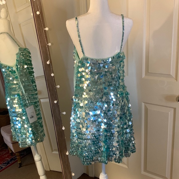 MAC DUGGAL
Slim Strap Paillette Sequin Mini Dress - Picture 11 of 17